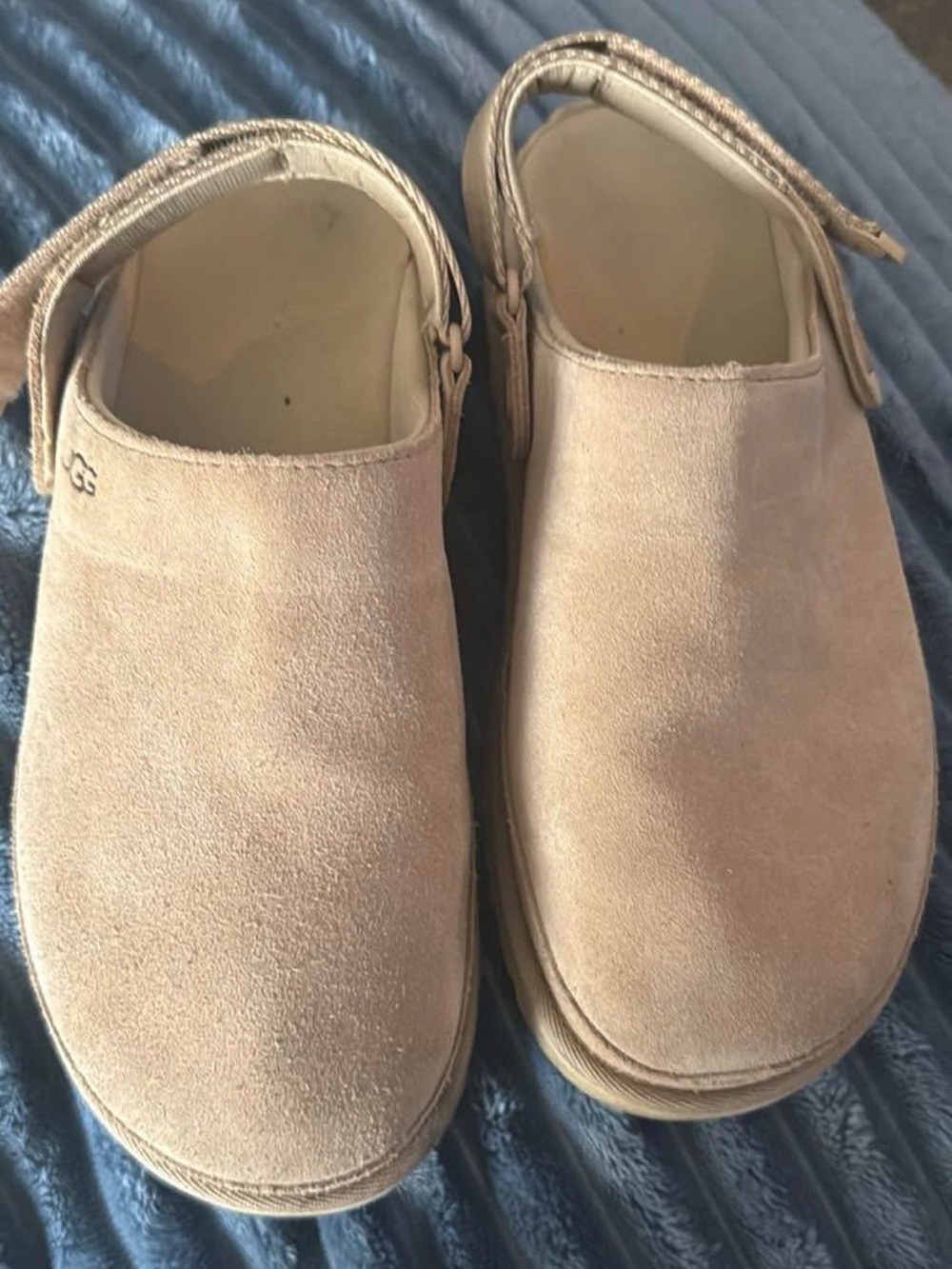 UGG women’s Suede Slip-On Clogs in Light Chestnut Tan super cute